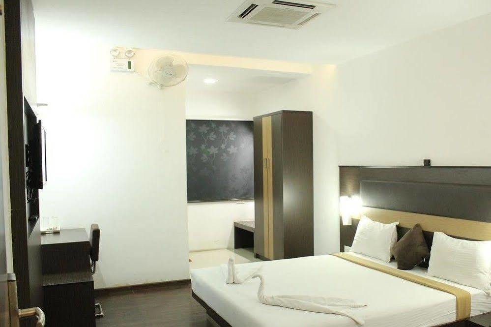 Hotel The Home Tiruppur Exterior foto